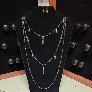 Paparazzi ♥ Bravo Bravado - Black ♥ Necklace